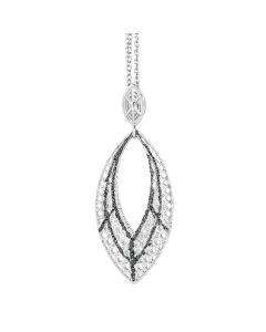 Necklace in silver with oval pendant